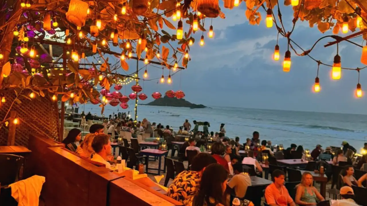 Beach bar and tropical seaside atmosphere in Mirissa, Sri Lanka