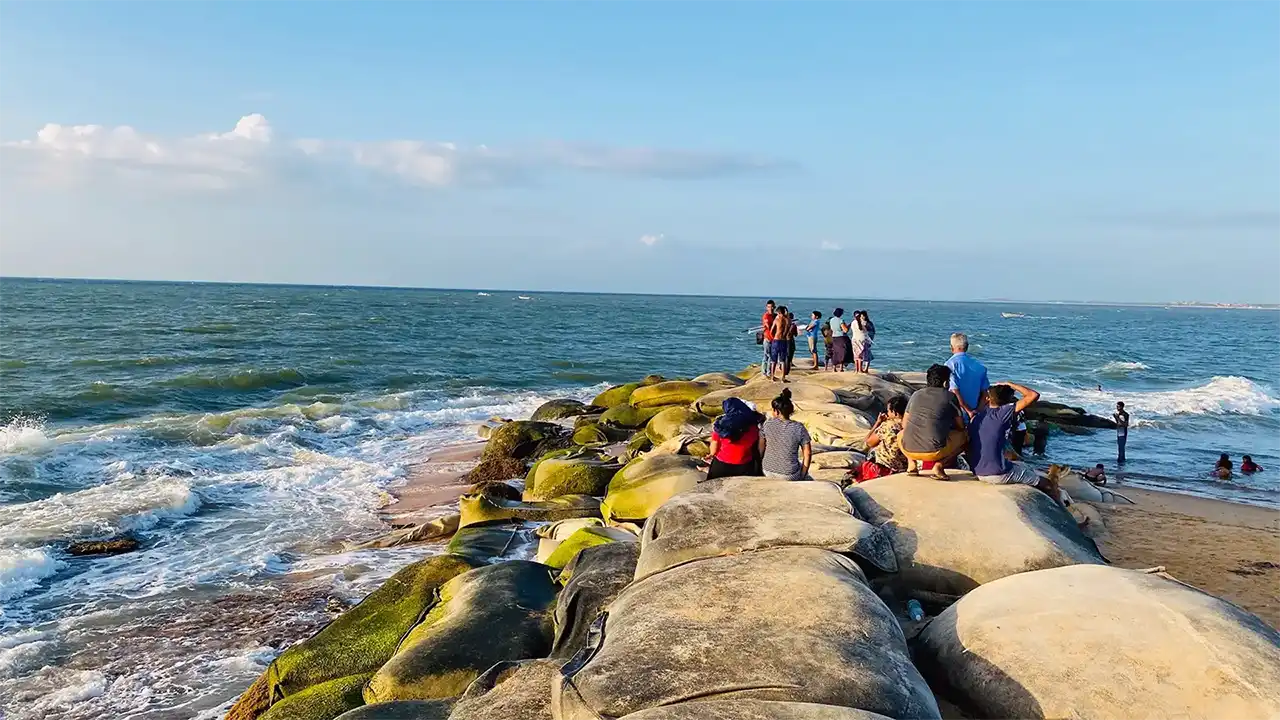 Chilaw — Lagoon town and gateway to Kalpitiya