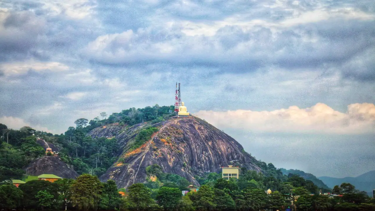 Elephant Rock Etugala in Kurunegala, Sri Lanka – iconic rock landmark overlooking the city
