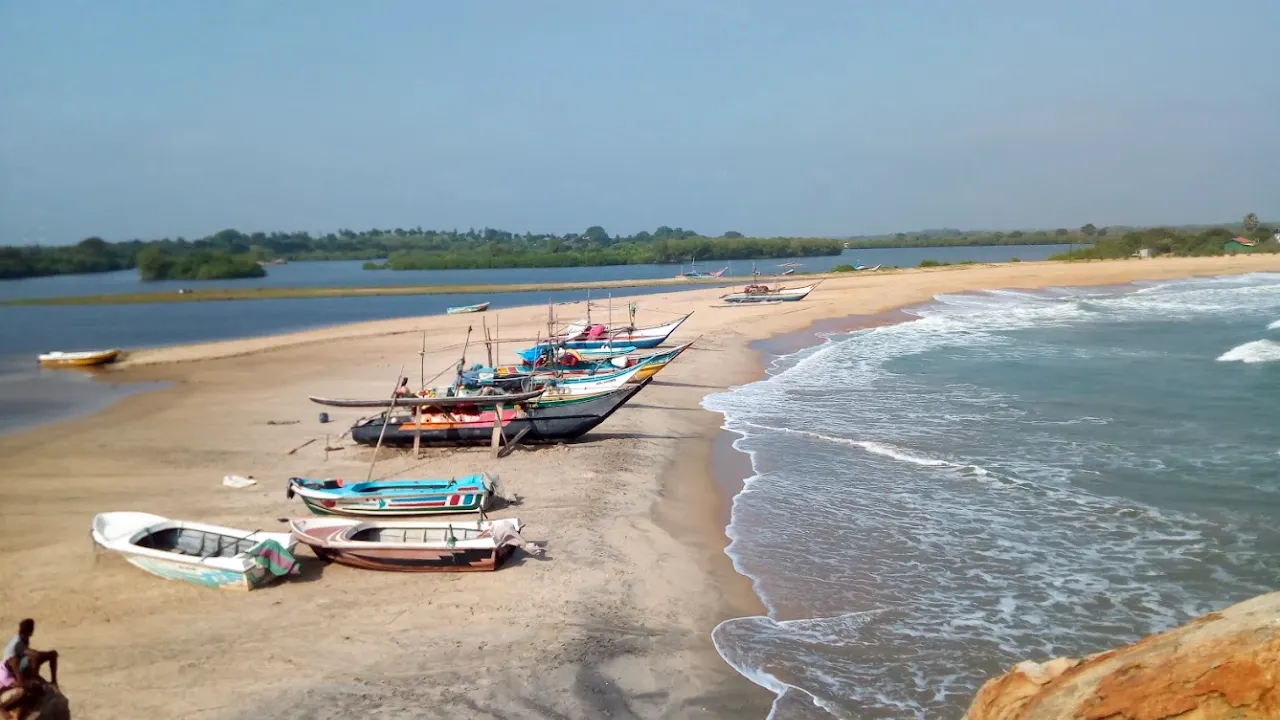 Extend your Sri Lanka trip from Panama to nearby beaches, wildlife, and cultural attractions