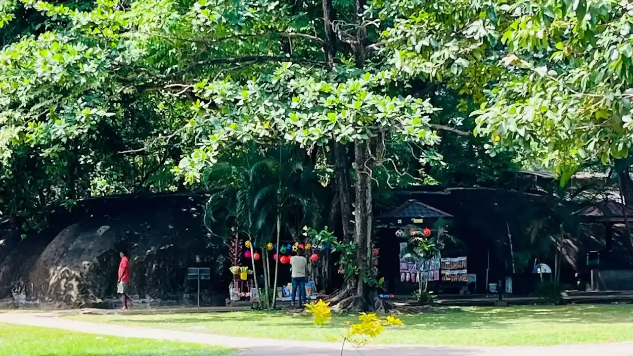 Viharamahadevi Park, Colombo, Sri Lanka