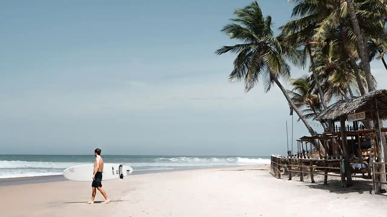 Beginner surfing lesson at Baby Point, Arugam Bay, Sri Lanka
