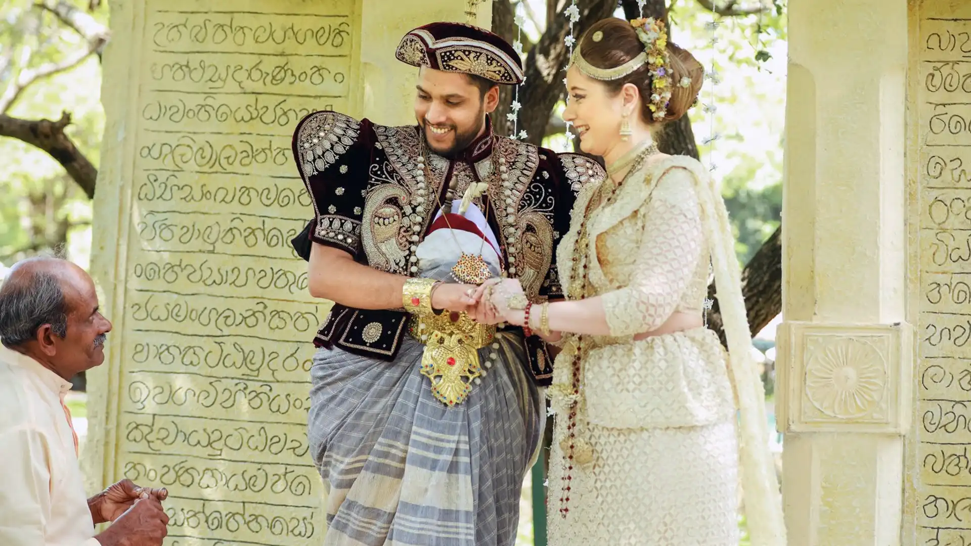 Traditional Kandyan Wedding Couple and Cultural Ceremony in Sri Lanka – Sri Lanka Travel Tours